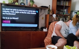 Zobrazte si při návštěvě přepis na televizoru